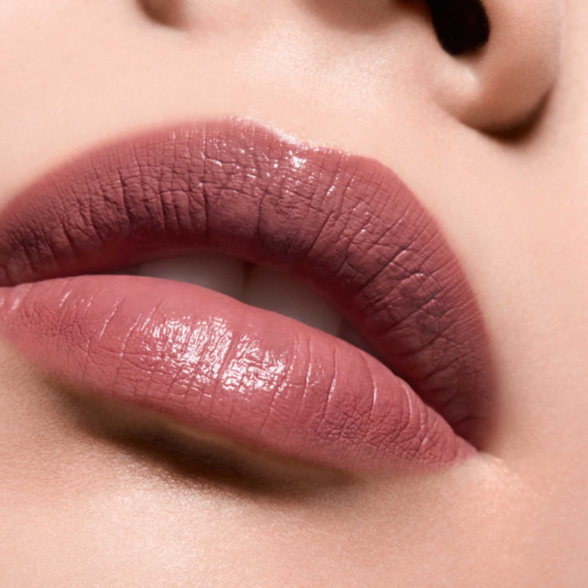 IL ROSSETTO FLUIDO BRILLANTE TENUTA ESTREMA