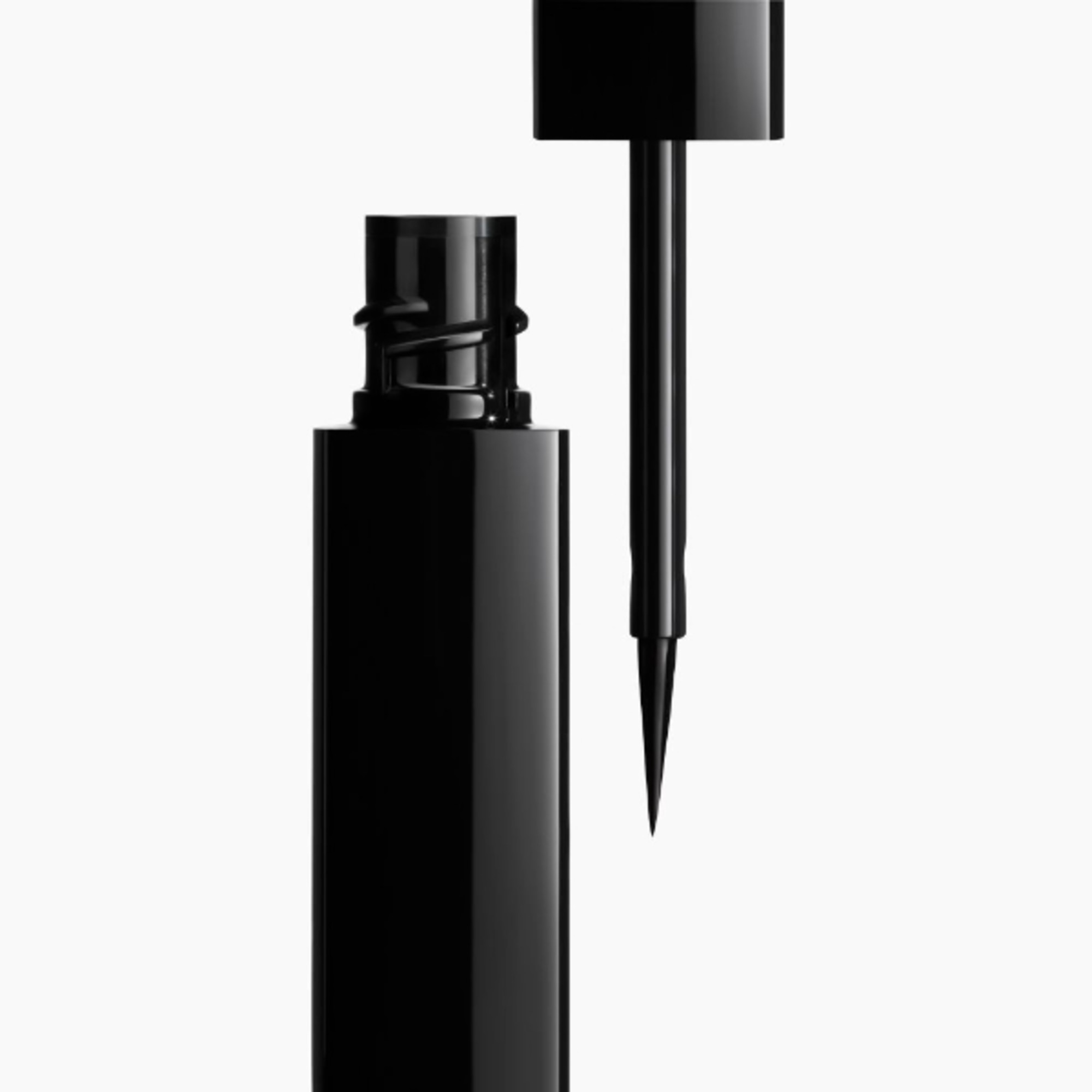 LIQUID EYELINER HIGH PRECISION LONGWEAR